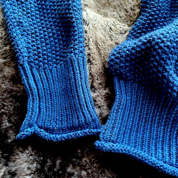 Super soft and cozy sweater | deep ocean blue - Picture 4 of 4